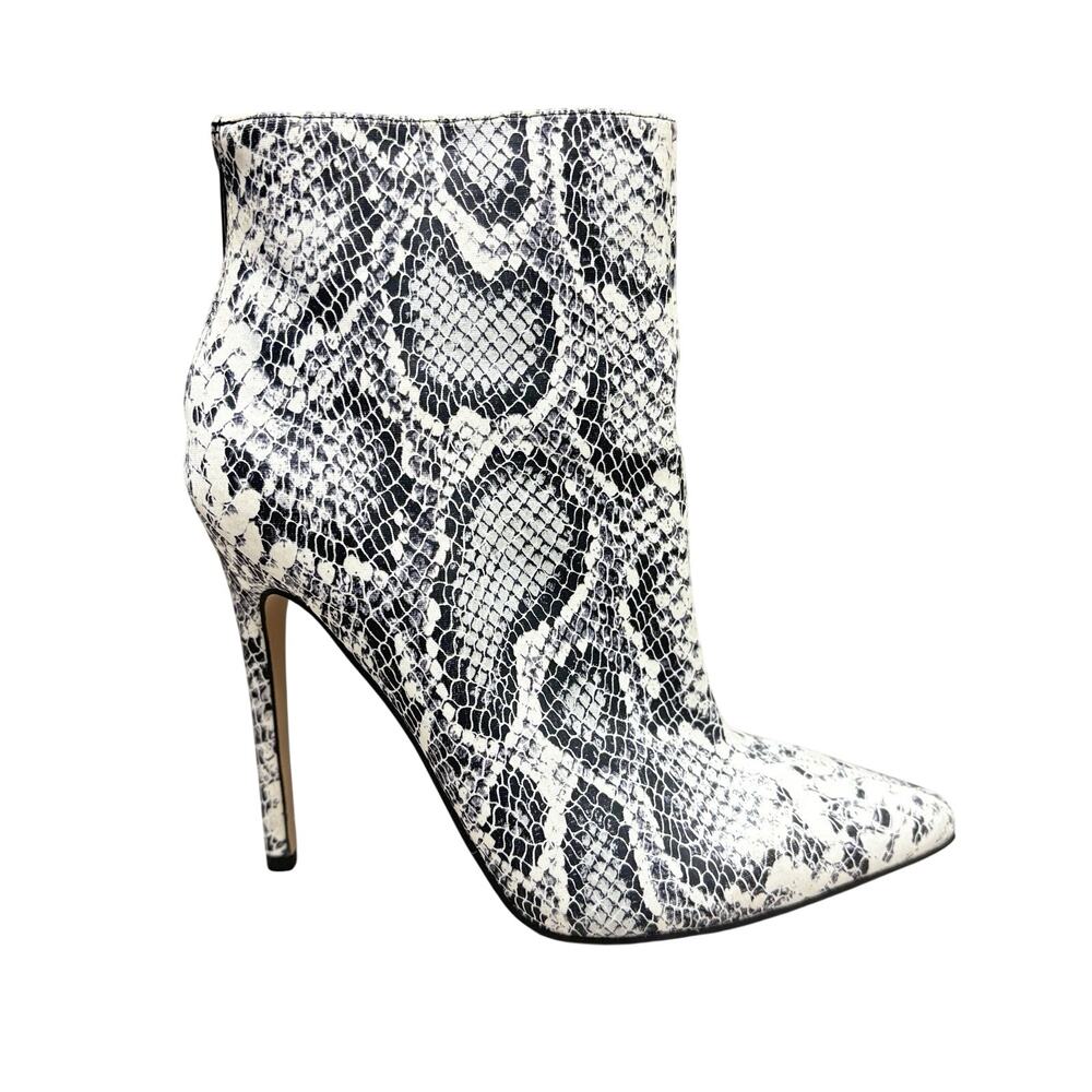 ShoeDazzle Snakeskin Ankle Bootie Black White Stiletto Heel Pointed Toe Boots 8M